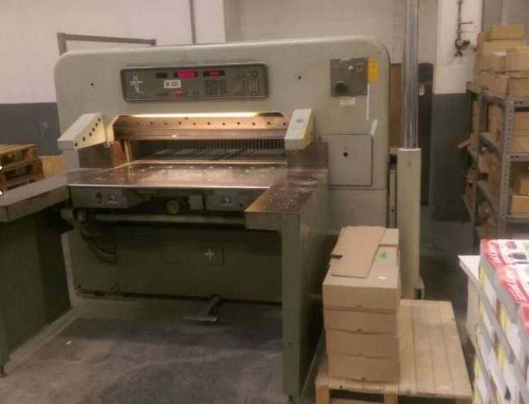 Máy cắt giấy công nghiệp
